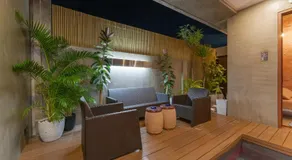 ISLA VILLA 1 amazing waterfall pool house near beach, bars & restaurants - Image 3
