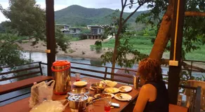 Kaengkrachan River Hut - Image 3