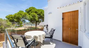 Voll ausgestattete gemütliche Ferienwohnung mit Terrasse | Meerblick - Image 2