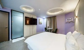 G7 Hotel - Image 2
