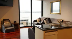 Excelsior Apartments - Liverpool Central - Free Parking - AirCon - Image 2