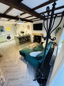 Cosy Bollington Two Bed House - Image 2