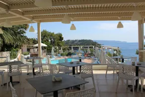 Paradise Hotel - Image 5
