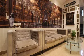 HOTEL REDWINGS CASTLE - Image 2