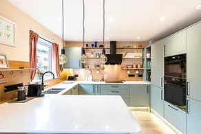 Bright 2-Bed Home Near Putney Riverside - Image 3