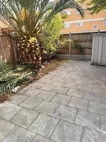 Budget double room, shared lounge, and Garden home - Image 5