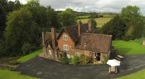 Worralls Grove Guest Farm House - Image 4
