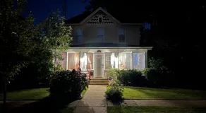 515Escape - Near downtown, private backyard, firepit, bbq, fun! - Image 4