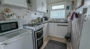 Lovely Chalet Nearby Hemsby Beach In Norfolk Ref 83070S - Image 3