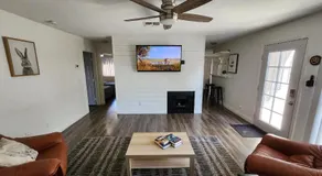 L - Fully remodeled and professionally decorated - Image 2