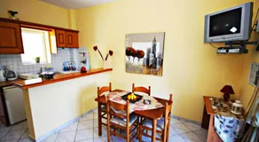 Agios Georgios - 2 Beds - Sleeps 5 - Free Parking - Image 5