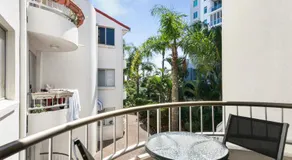 Superb 1 Bedroom Apartment near the Beach - Image 4