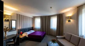 Art Hotel - Image 2