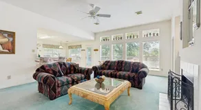Lovely, waterfront home - river access, large yard, lovely patio & washer/dryer - Image 3