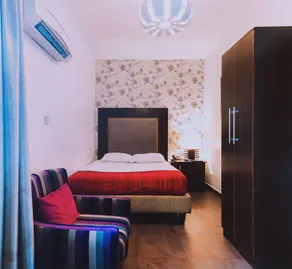 Maple Hotel - Image 2