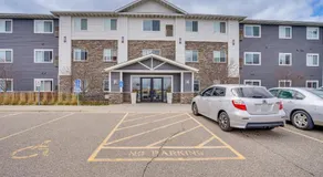 Convenient Studio Stay: Easy Access to Twin Cities - Image 3