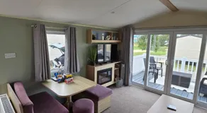 Lake View with Private Hot Tub at Tattershall Lakes - Image 2