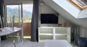 la baie des voiles ,vue lac d'Annecy ,plage privée - Image 2