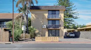 Bayswaterfront Apartments - Image 3