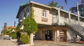 777 Motor Inn - Image 2