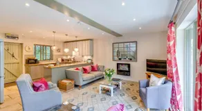 Frith Farm House Cottages - Image 2