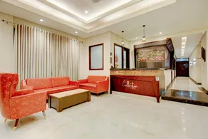 Collection O Ovel Hotel Grand - Image 2