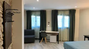 Hostal Milana Girona - Image 2