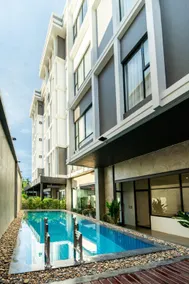 S 2 Modern Boutique Hotel - Image 3