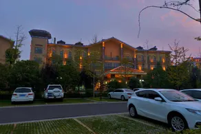 Yunjin Hot Spring Hotel - Image 2