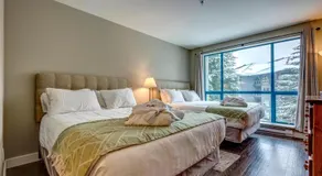 Greystone Lodge 2 soveværelser renoveret ski-in ski-out Whistler Condo - Image 2