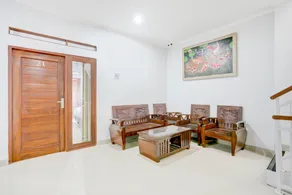 OYO 90671 Petanu Residence - Image 2