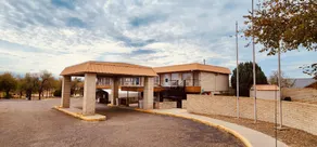 Heritage inn & suites - Image 1