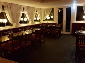 Cross Oak Inn - Image 2