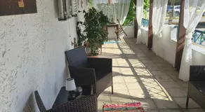 Lily's house near the beach - Image 2