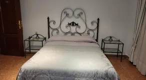 Hostal La Perla - Image 2