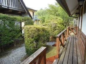 Nikko Log Cottage Little Bears - Image 3