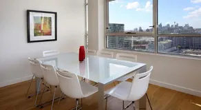 Gadigal Groove - Modern and Bright 3BR Executive Apartment in Zetland with Views - Image 4