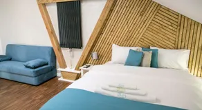 May Residence - Image 2