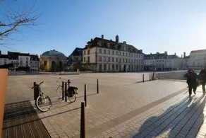 le petit France - Hyper centre de Fontainebleau - proche INSEAD - Image 4