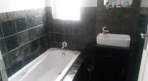 Hiflyerz Guest House - Image 5