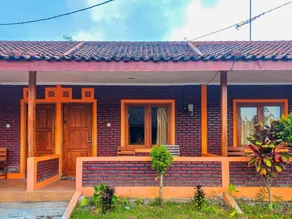 Villa Kampoeng City Pacet Mitra RedDoorz - Image 4