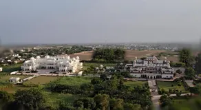 Laxmi Vilas Palace - Image 5