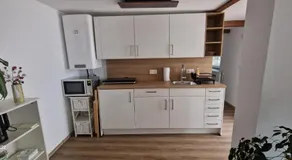 Charmantes und neu renoviertes Apartment in der Nähe des Flughafens - Image 2