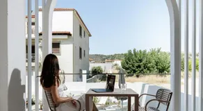 FOS Luxury Suites - Image 2