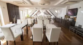 E' Hotel - Image 2