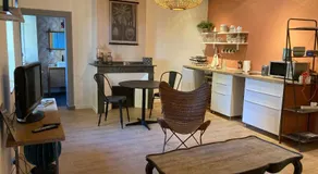 16 Bis-Gîte-Hôtel-Appartement - Image 2