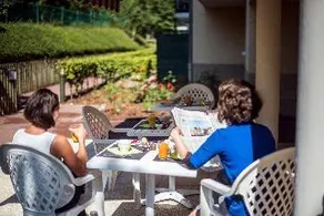 Zenitude Hotel Residences Divonne-les-Bains - L'Or�e du Parc - Image 2