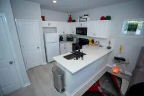 Pet Friendly Modern Zen Studio Retreat with Hot Tub - Image 5