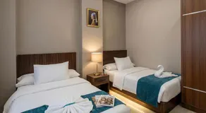 Shell Suites - Image 4