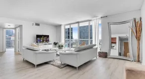 Modern 2/2 with Beautiful Ocean and Brickell Views - Image 2